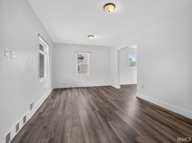 2338 N Clinton Street, Fort Wayne, IN 46805
