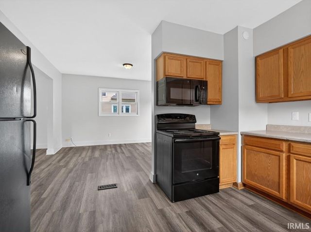 2338 N Clinton Street, Fort Wayne, IN 46805