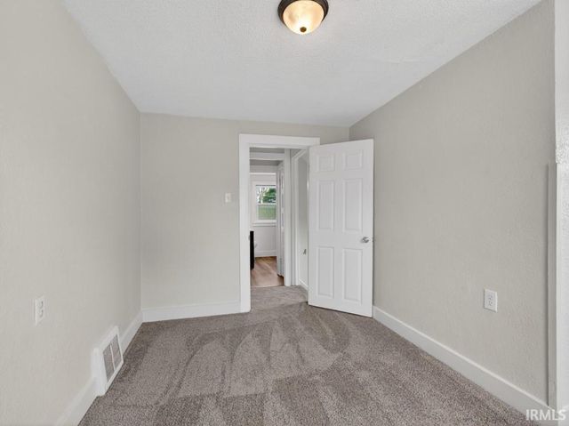 2338 N Clinton Street, Fort Wayne, IN 46805