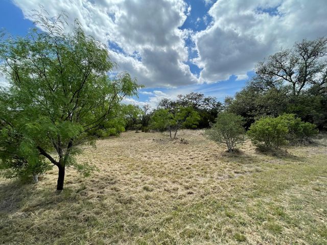 302 Vista View TRL, Spicewood, TX 78669