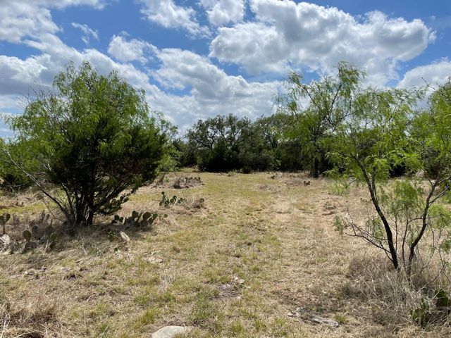302 Vista View TRL, Spicewood, TX 78669