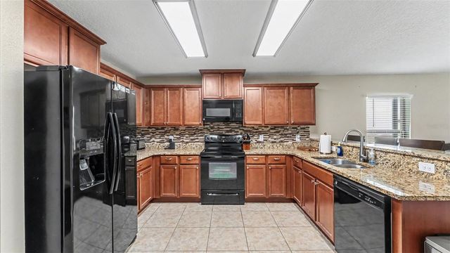 2121 GENEVA DRIVE, Lakeland, FL 33805