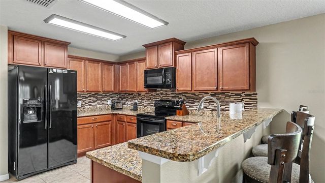 2121 GENEVA DRIVE, Lakeland, FL 33805