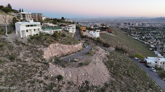 23 APACHE CREST Drive, El Paso, TX 79902