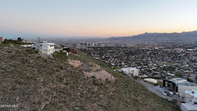 23 APACHE CREST Drive, El Paso, TX 79902