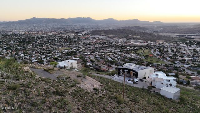 23 APACHE CREST Drive, El Paso, TX 79902