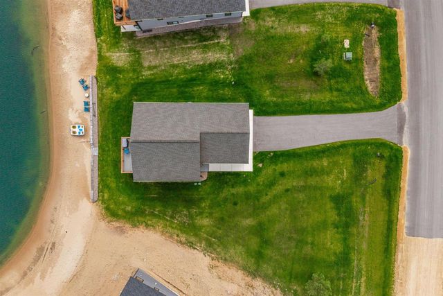 W5908 Sand By Me Drive, New Lisbon, WI 53950