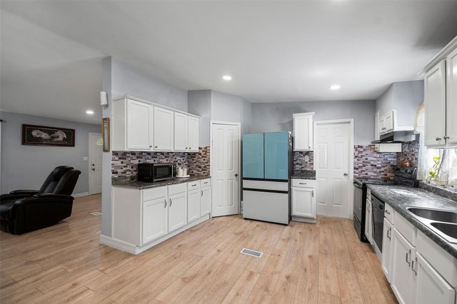 2061 Road 5100, Cleveland, TX 77327