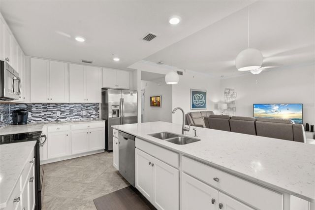17510 GAWTHROP DRIVE 302, Bradenton, FL 34211