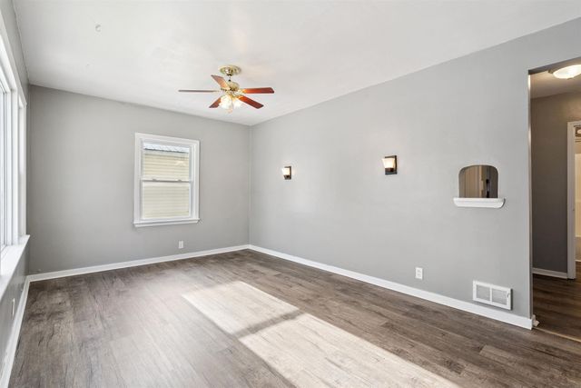 1044 Dundee, Waterloo, IA 50701