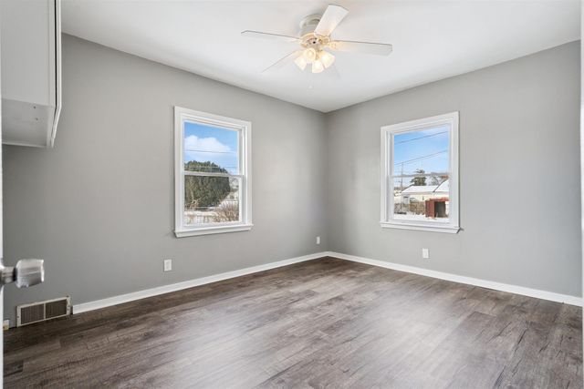 1044 Dundee, Waterloo, IA 50701