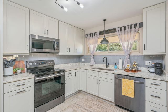 13 SE Alexandra Place, Fort Walton Beach, FL 32548