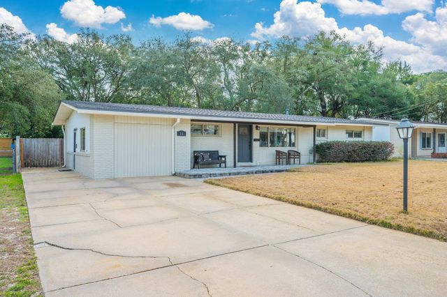 13 SE Alexandra Place, Fort Walton Beach, FL 32548