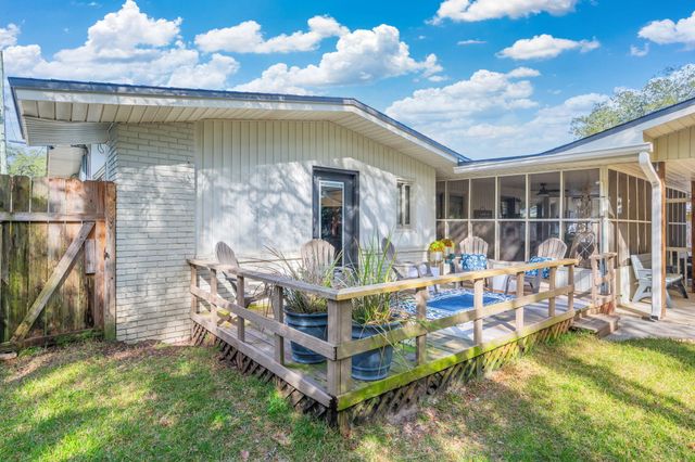 13 SE Alexandra Place, Fort Walton Beach, FL 32548