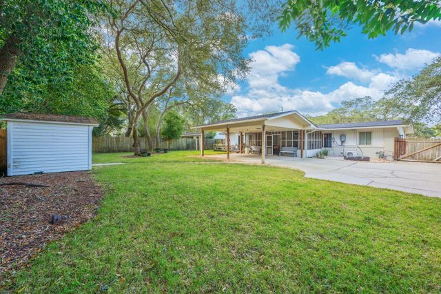 13 SE Alexandra Place, Fort Walton Beach, FL 32548