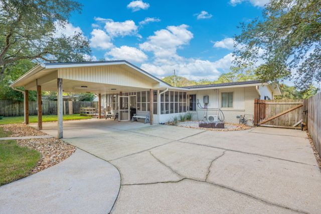 13 SE Alexandra Place, Fort Walton Beach, FL 32548