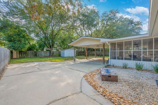 13 SE Alexandra Place, Fort Walton Beach, FL 32548