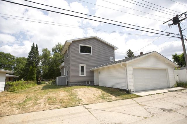 3825 S 84th STREET, Milwaukee, WI 53228