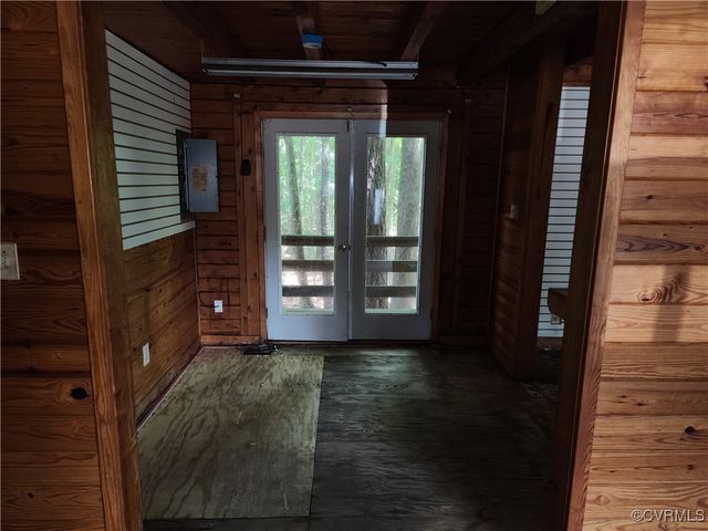 2203 County Dr, Petersburg, VA 23803