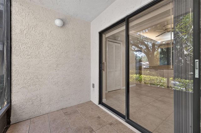 9460 Meadowood Drive 104, Fort Pierce, FL 34951