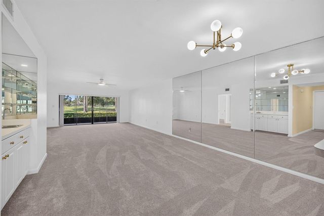 9460 Meadowood Drive 104, Fort Pierce, FL 34951