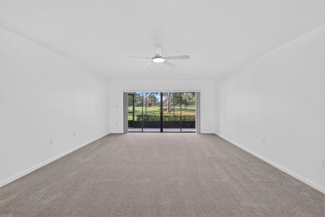 9460 Meadowood Drive 104, Fort Pierce, FL 34951