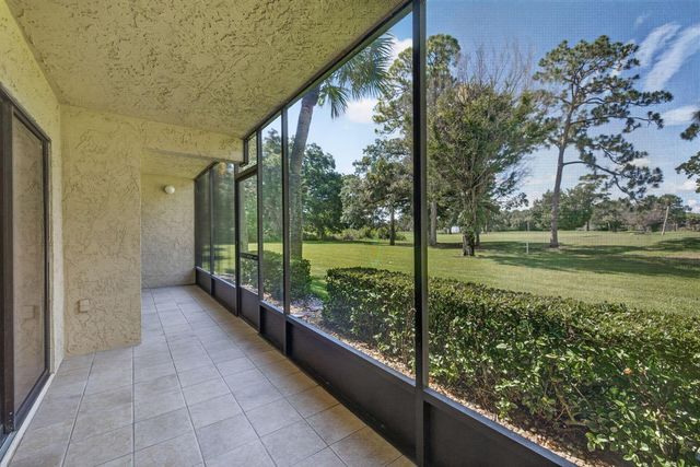 9460 Meadowood Drive 104, Fort Pierce, FL 34951