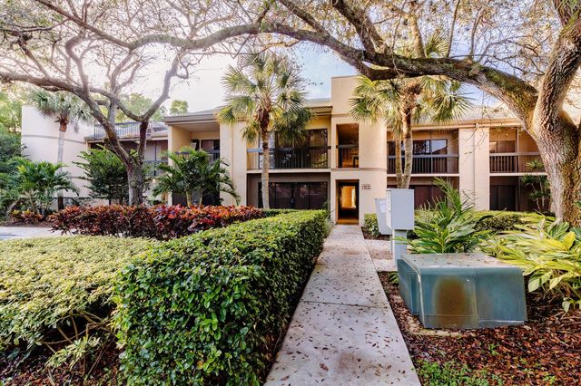 9460 Meadowood Drive 104, Fort Pierce, FL 34951