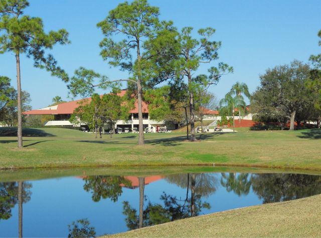 9460 Meadowood Drive 104, Fort Pierce, FL 34951