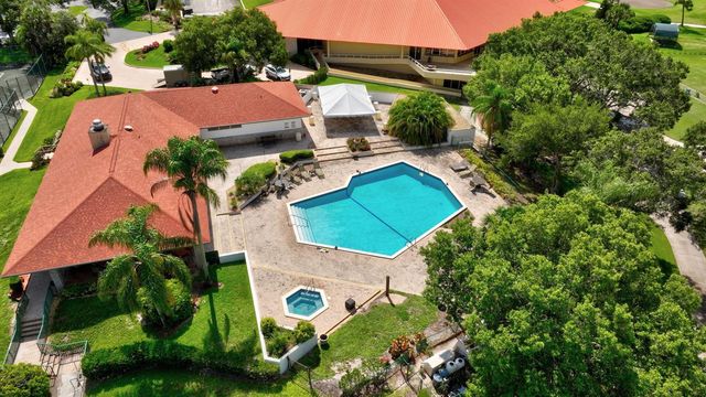 9460 Meadowood Drive 104, Fort Pierce, FL 34951