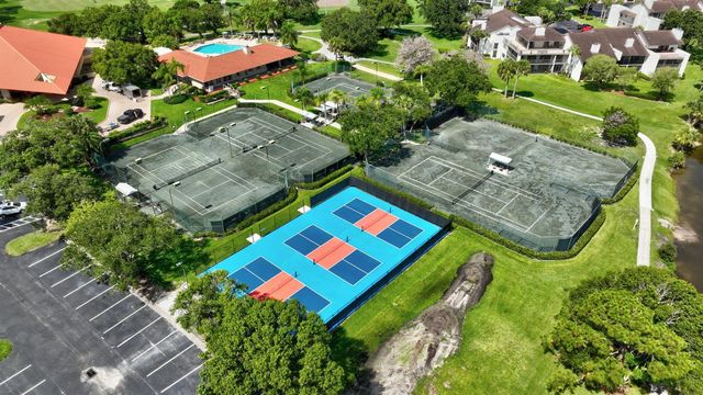 9460 Meadowood Drive 104, Fort Pierce, FL 34951