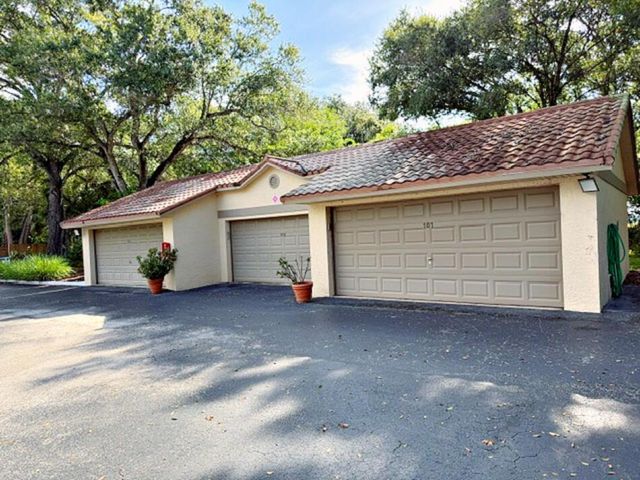 9460 Meadowood Drive 104, Fort Pierce, FL 34951