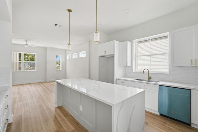 1122 Weiss Street, Houston, TX 77009
