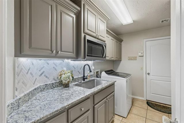 4400 Warrington Way, Norman, OK 73072