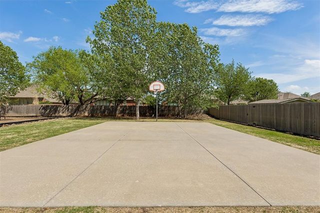 4400 Warrington Way, Norman, OK 73072
