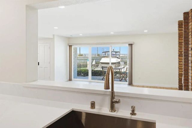 43 Montego Court, Coronado, CA 92118