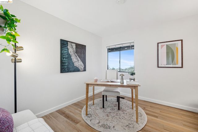 2534 Carisbrook Dr, Oakland, CA 94611