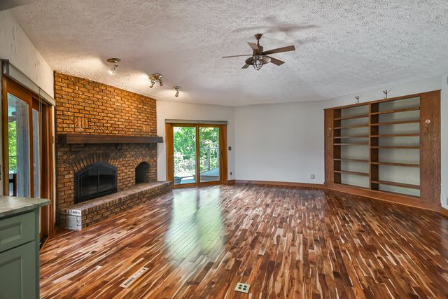 9525 BRENDA Drive, Roscoe, IL 61073