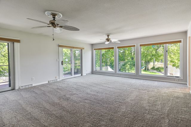 9525 BRENDA Drive, Roscoe, IL 61073