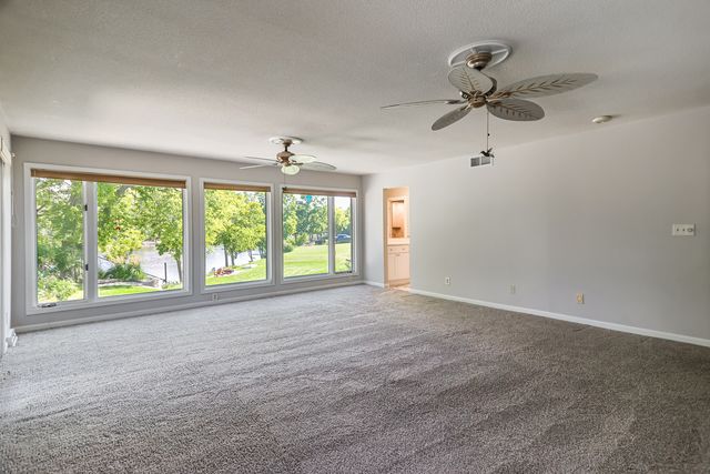 9525 BRENDA Drive, Roscoe, IL 61073