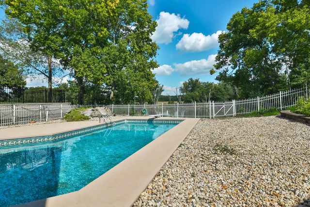 9525 BRENDA Drive, Roscoe, IL 61073