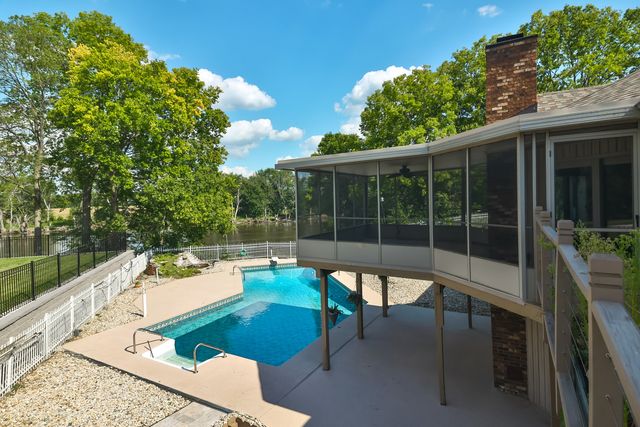 9525 BRENDA Drive, Roscoe, IL 61073