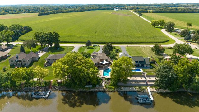 9525 BRENDA Drive, Roscoe, IL 61073