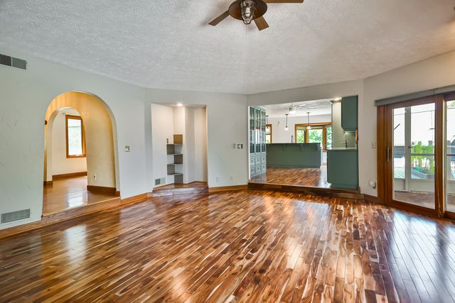 9525 BRENDA Drive, Roscoe, IL 61073