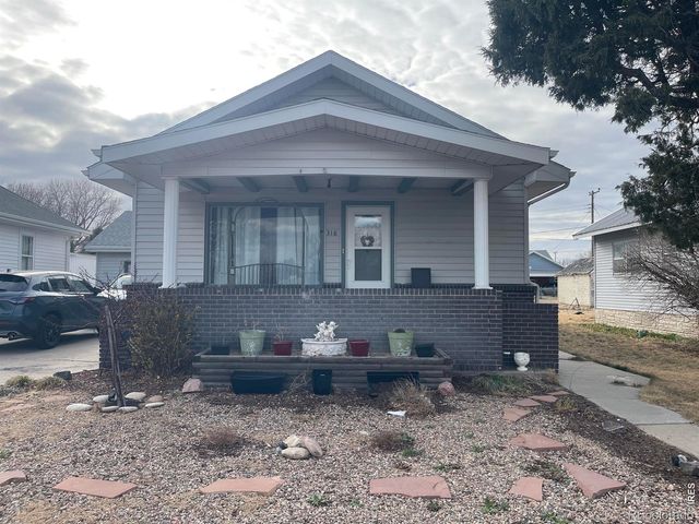 318 Iowa Avenue, Stratton, CO 80836