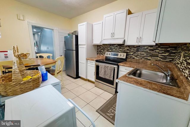 1142 CHURCH ST, Reading, PA 19601