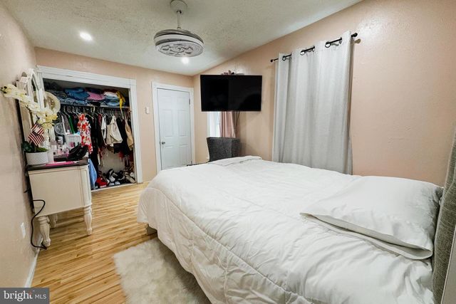 1142 CHURCH ST, Reading, PA 19601
