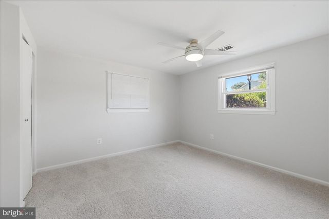 814 W NETTLE TREE RD, Sterling, VA 20164