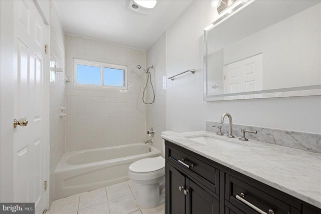 814 W NETTLE TREE RD, Sterling, VA 20164