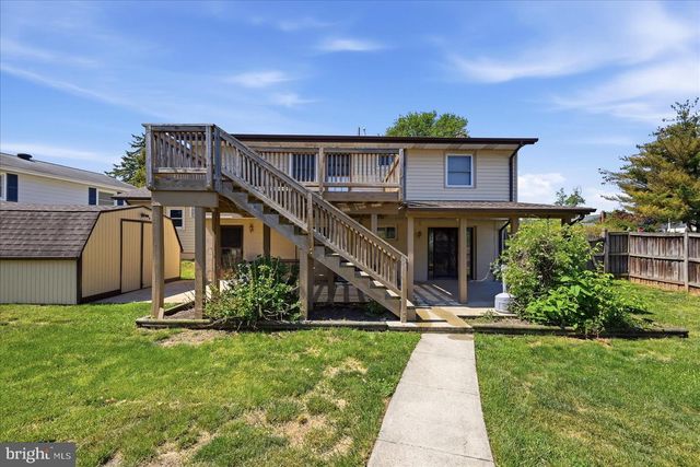 814 W NETTLE TREE RD, Sterling, VA 20164